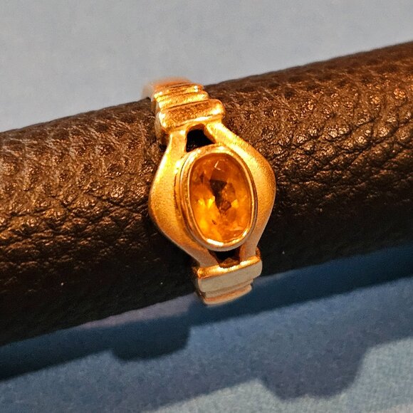 14K Yellow Gold and Citrine Ring, size 6.25 - Picture 2 of 10